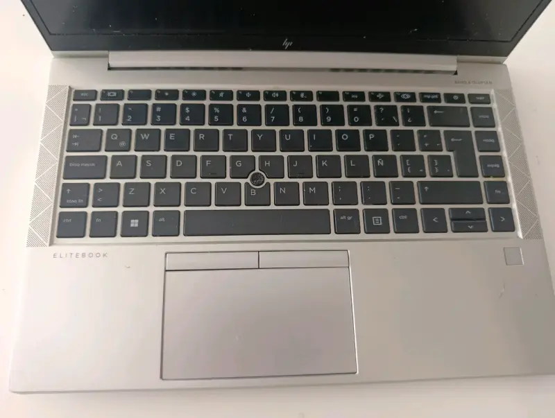 HP EliteBook 840 G8 i7 11va Gen / 16GB RAM / SSD / - 2