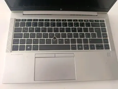 HP EliteBook 840 G8 i7 11va Gen / 16GB RAM / SSD / - miniatura 2