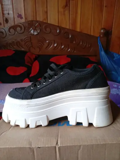 Zapatillas negras plataforma - miniatura 1