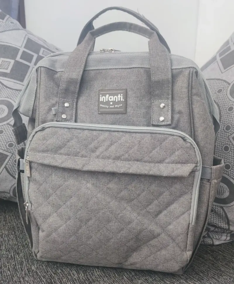 Mochila gris Infanti