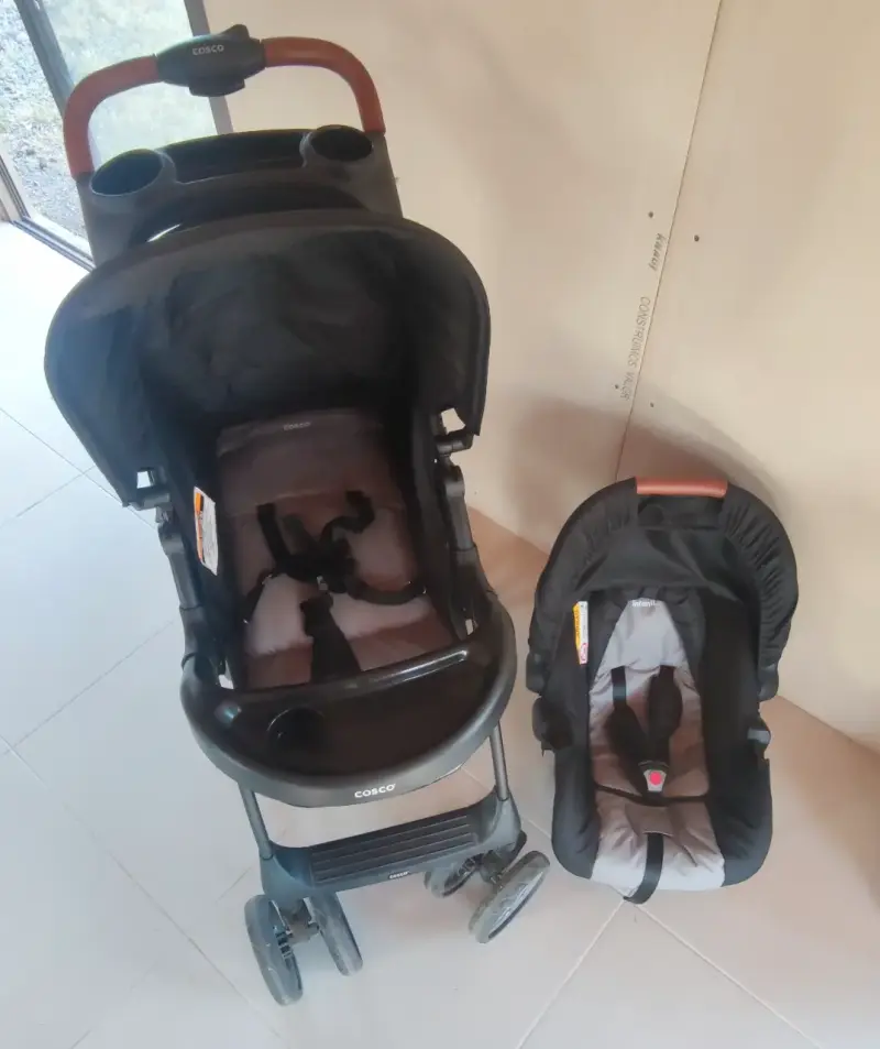 Coche de bebé con silla - 1