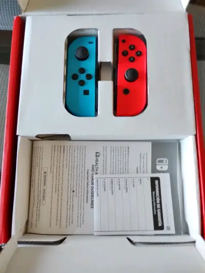Nintendo Switch OLED+ juego Mario Kart y SD 64 gb - miniatura 3