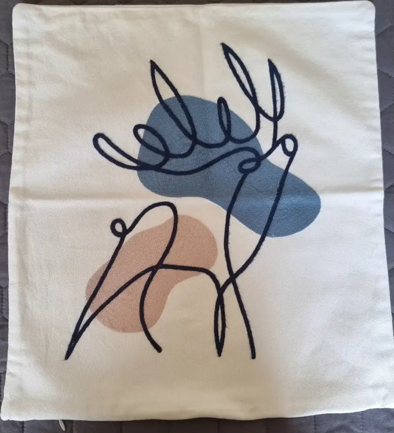 Funda cojín con diseño 45x45 cm aprox - 2
