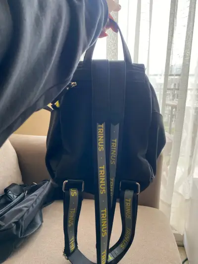 Mochila negra Trinus - miniatura 1