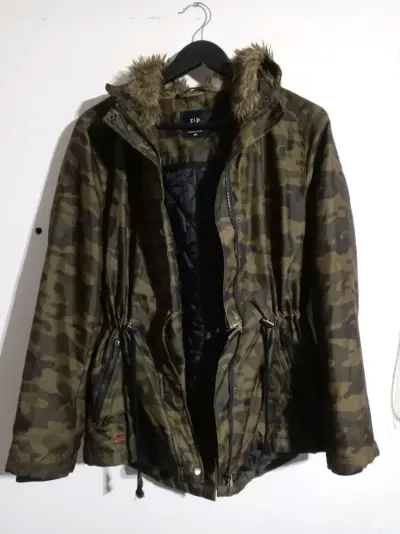 Closet sale! - miniatura 3