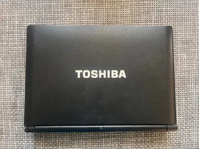 Notebook Toshiba en buen estado - miniatura 1