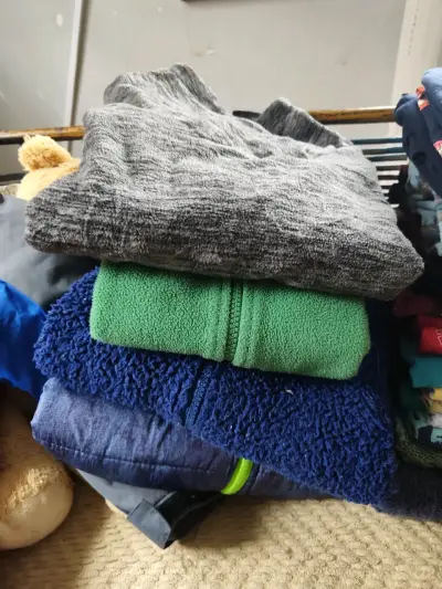 Ropa de niño talla 10-12 - miniatura 2