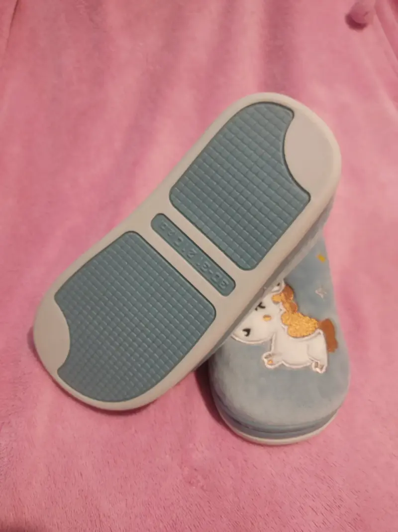 Pantuflas unicornio para niña