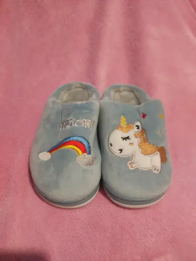 Pantuflas unicornio para niña - miniatura 2