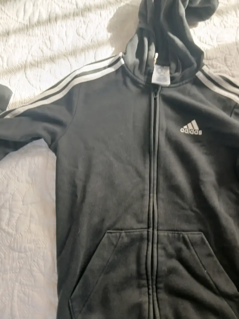Polerón negro con capucha Adidas - 1