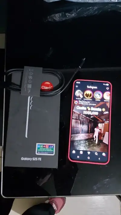 Samsung Galaxy S25 FE con caja - miniatura 1