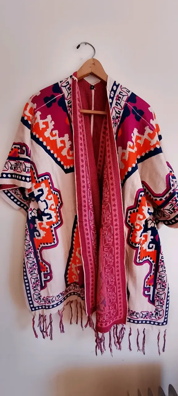 Poncho de lana multicolor