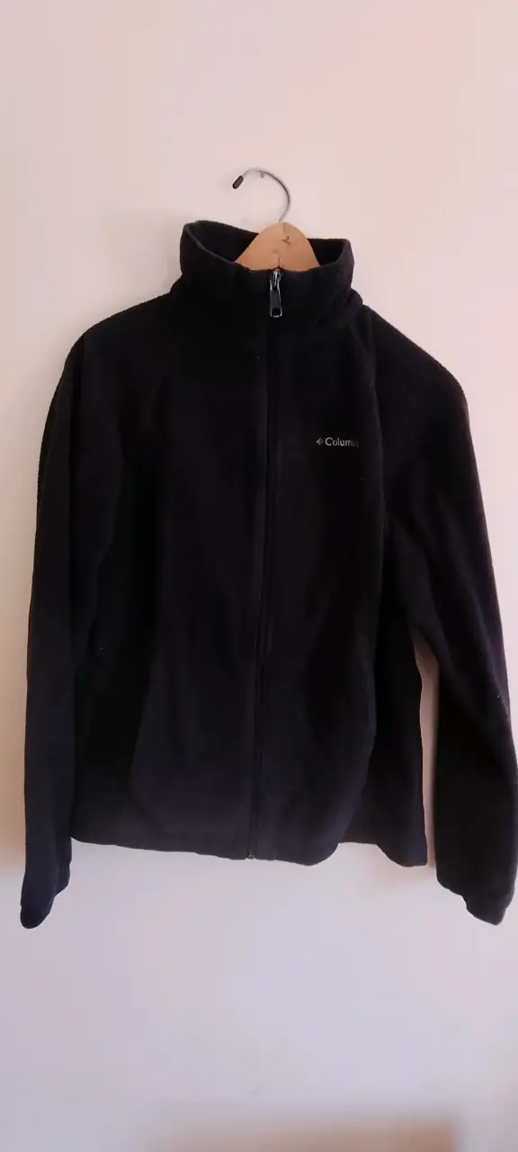 Chaqueta polar negra
