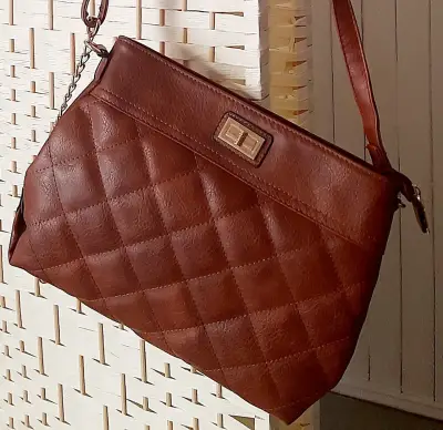 Cartera marrón con correa larga - miniatura 1