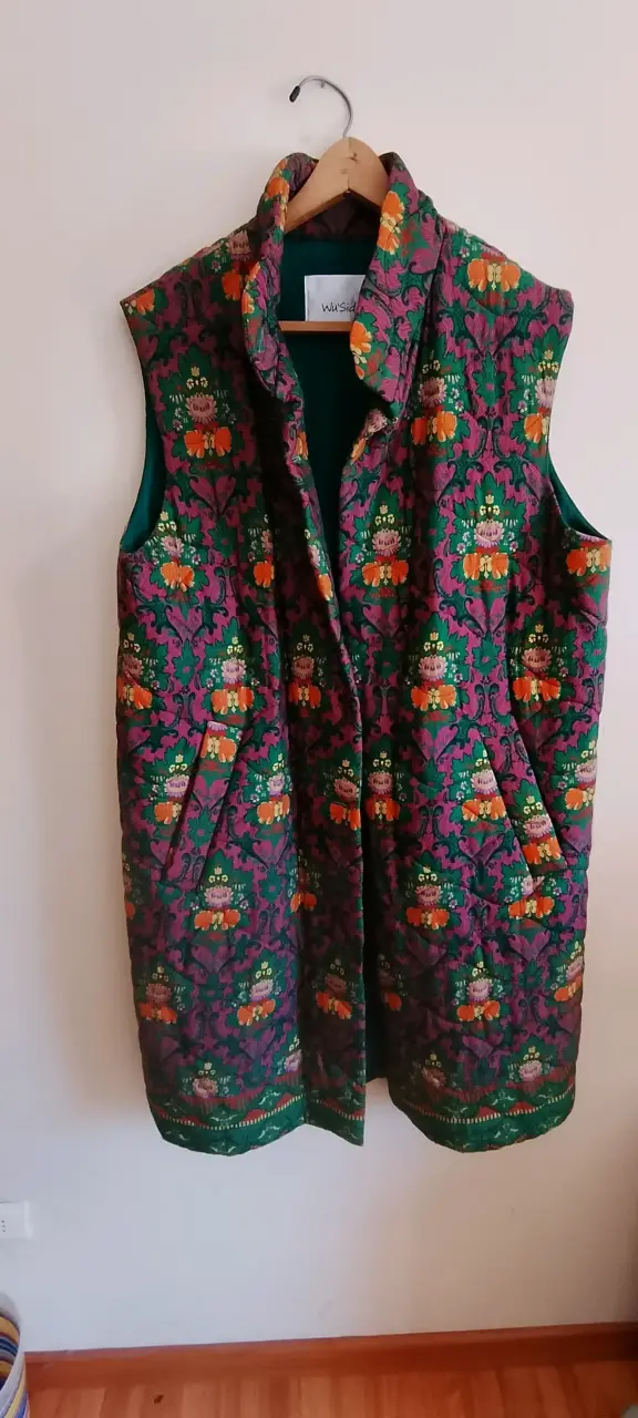 Chaleco sin mangas estampado floral