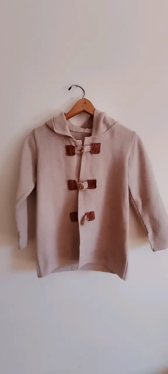 Chaleco beige de niño/a talla 8-10
