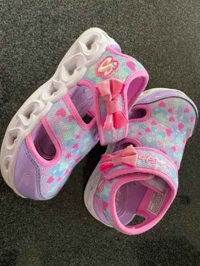 Sandalias rosadas para niñas - miniatura 1