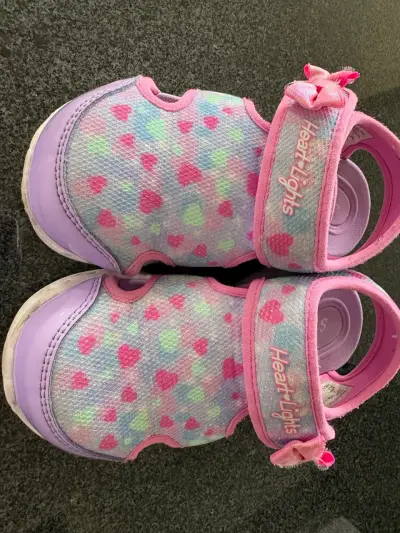 Sandalias rosadas para niñas - miniatura 4