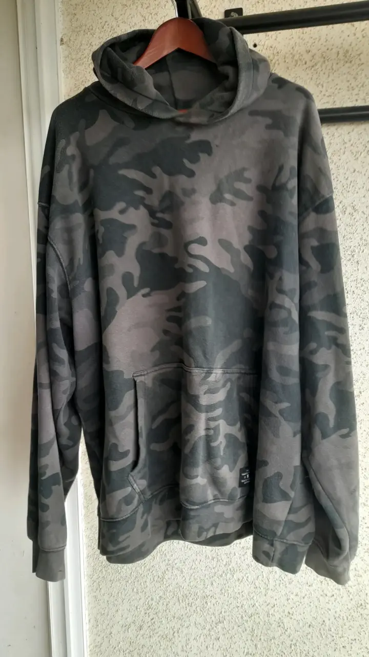 Polerón DC camuflado gris - 2