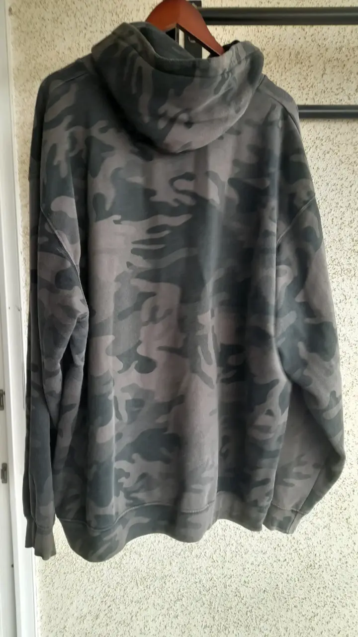 Polerón DC camuflado gris - 4