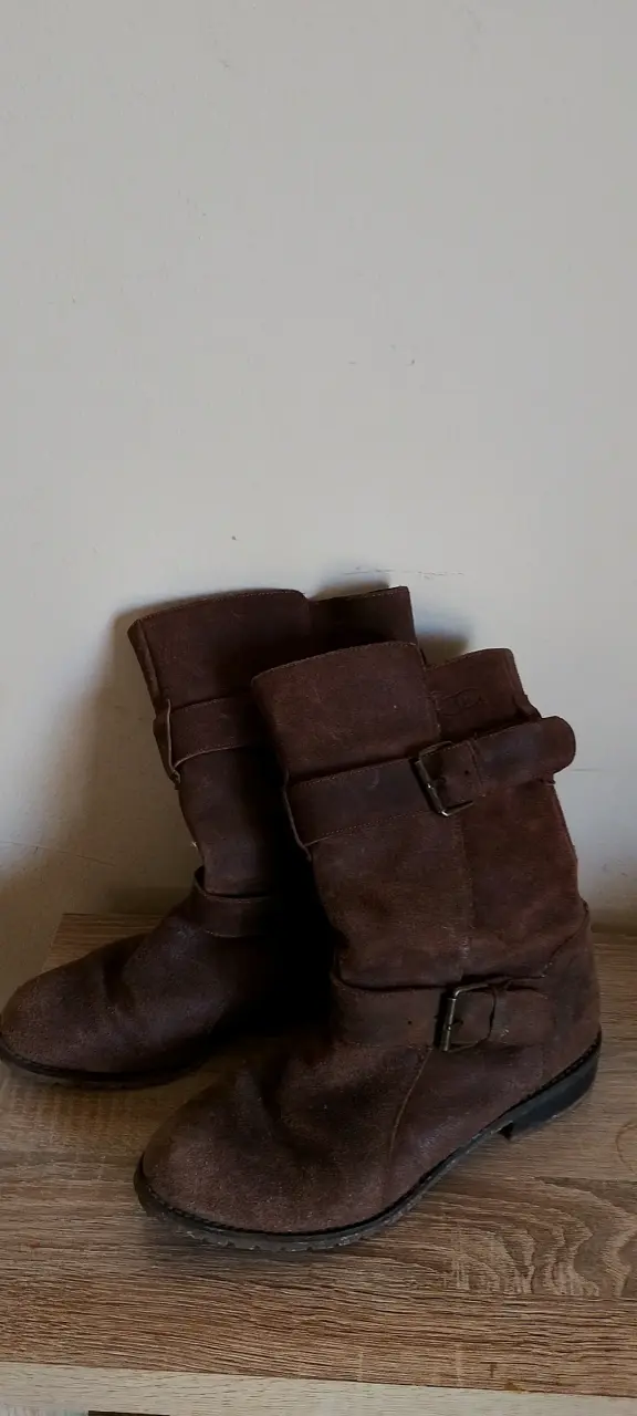 Botas de cuero marrón