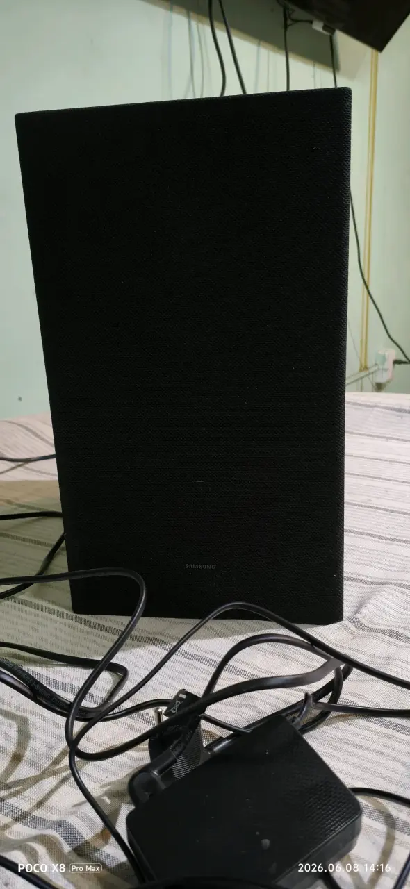 Parlante SamsuUltra Slim Soundbar HW-S700D 3.1 ch - 1