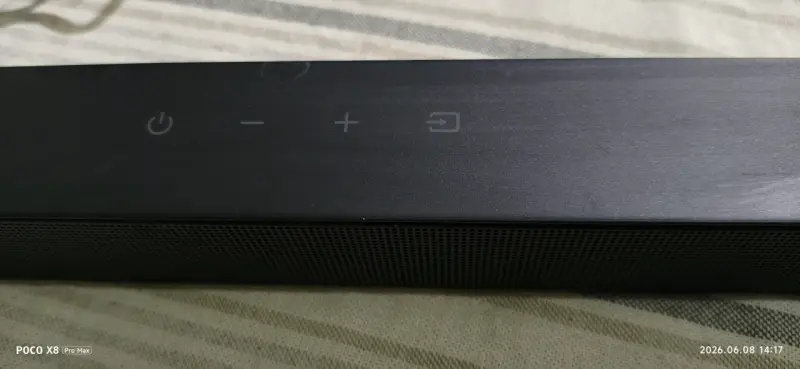 Parlante SamsuUltra Slim Soundbar HW-S700D 3.1 ch - 4