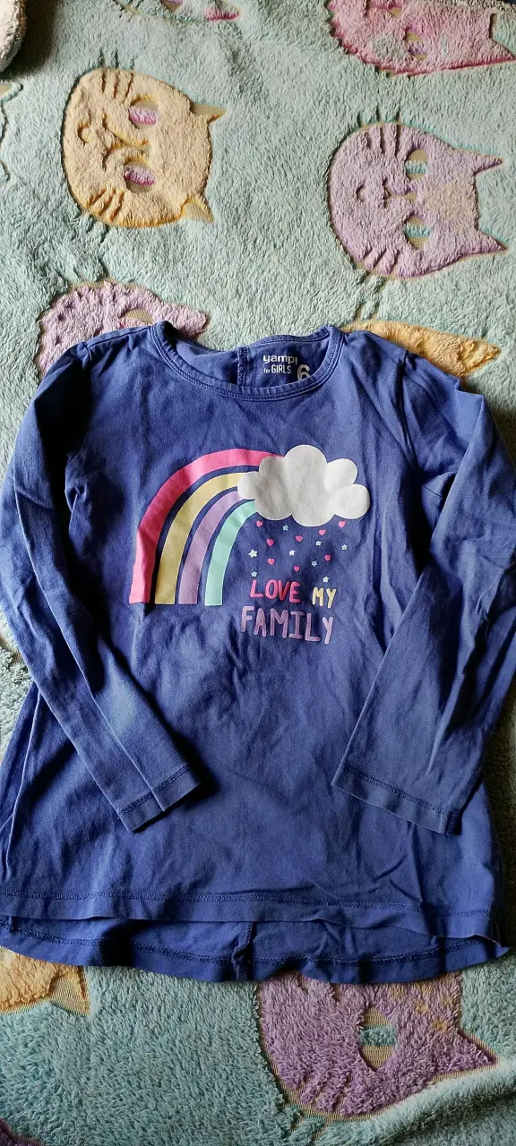 Polera azul con arcoíris para niña talla 6