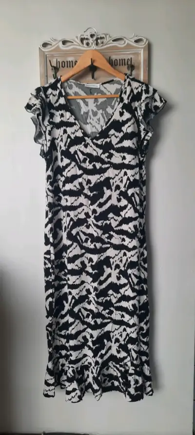 Vestido estampado blanco y negro - miniatura 1