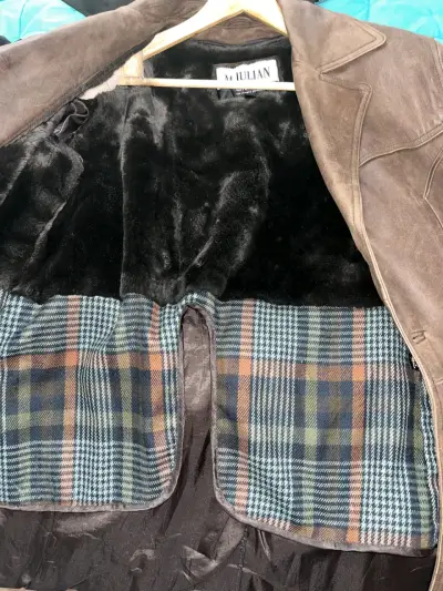 Abrigo de cuero marrón dise talla M pero da para L - miniatura 3