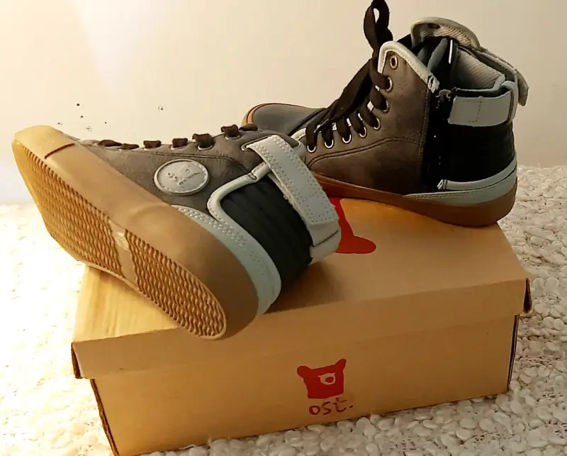 Zapatillas altas celestes y azul marino