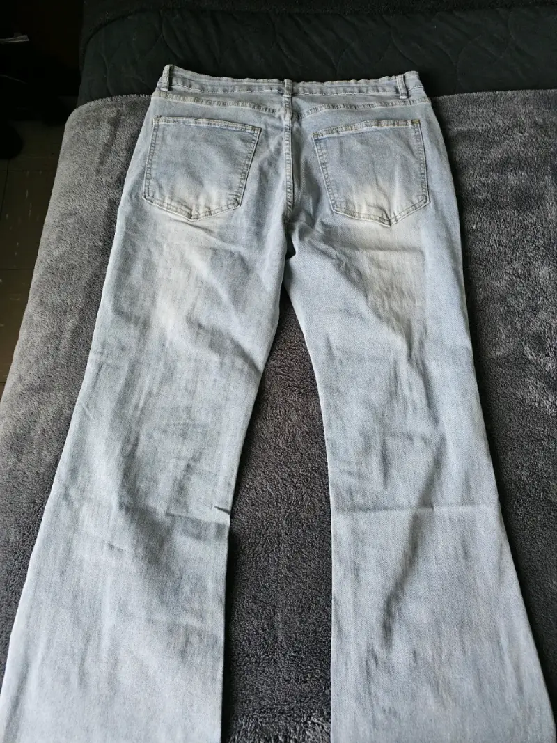 Jeans desgastados con bordado - 2