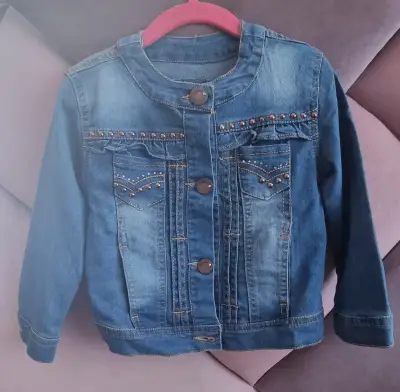 Chaqueta de mezclilla con tachas talla 4 - miniatura 1