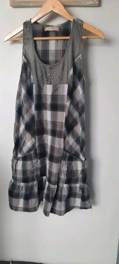 Vestido escocés con apliques talla S - miniatura 1