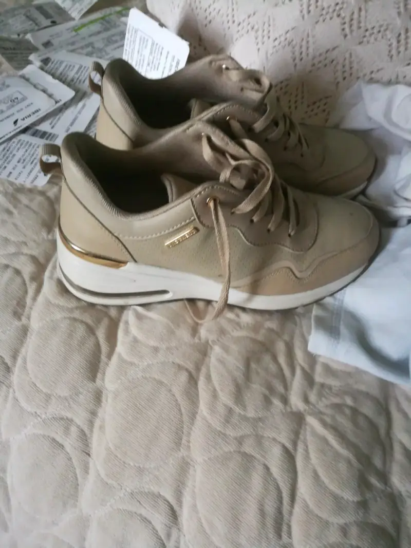 Zapatillas beige con cordones - 3