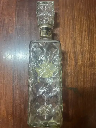 Botella de vidrio tallado vintage - miniatura 3