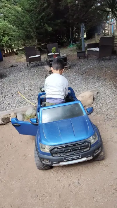 Camioneta eléctrica para niños - miniatura 1