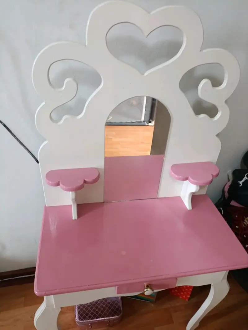 Tocador infantil blanco y rosado - 3