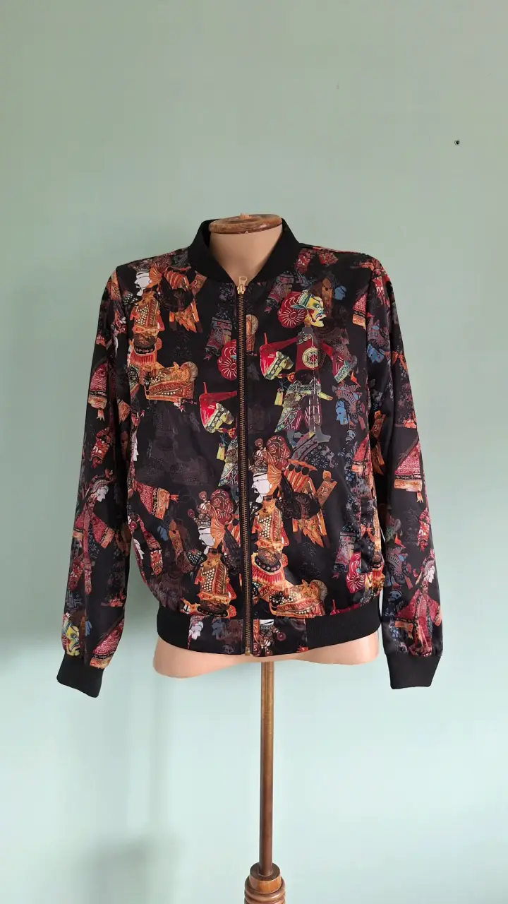 Chaqueta bomber estampada oscura - 1