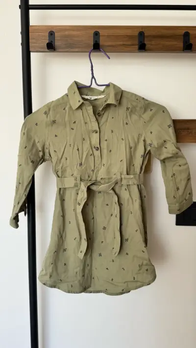 Vestido verde estilo camisero - miniatura 1