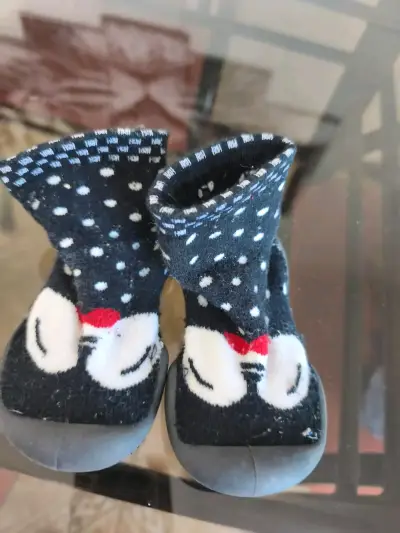 Sandalias infantiles y zapatillas - miniatura 6