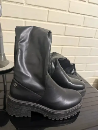 Botas negras con plataforma - miniatura 4