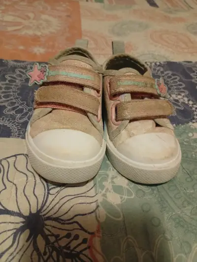 Zapatillas de niña beige con velcro - miniatura 1