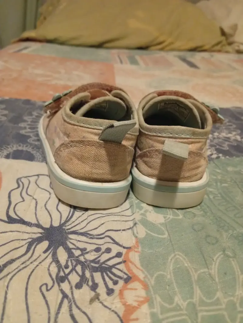 Zapatillas de niña beige con velcro - 3
