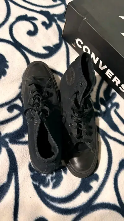 Zapatillas negras Converse altas - miniatura 2