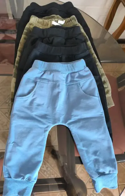 Lote de pantalones para bebé 9 a 12 meses - miniatura 1