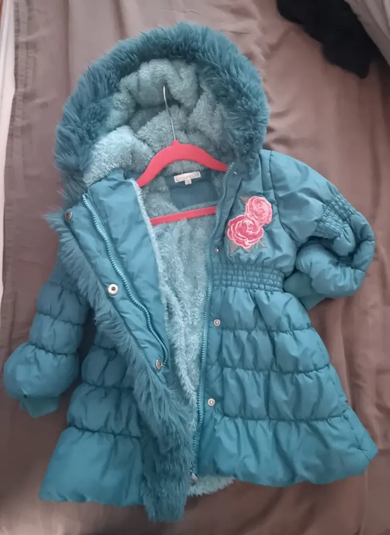 Abrigo infantil verde con capucha talla 3 marca Li - 2