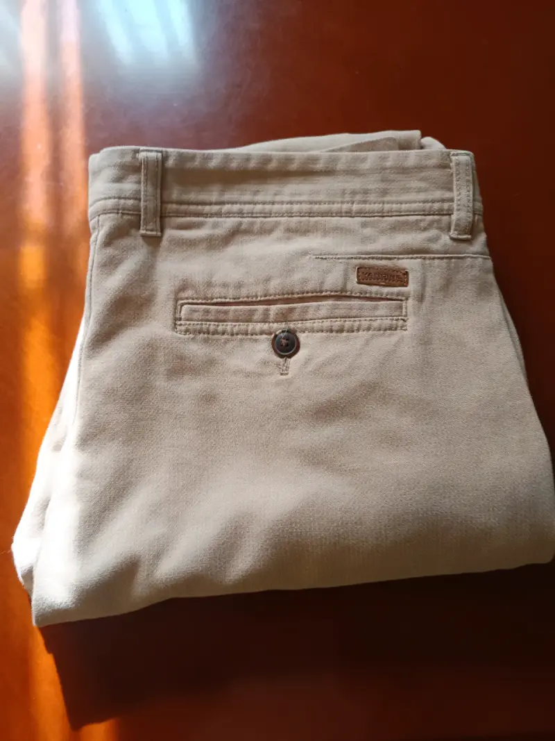 Pantalones beige de hombre - 1