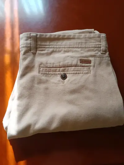 Pantalones beige de hombre - miniatura 1