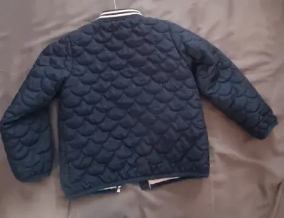 Chaqueta acolchada azul para niño - miniatura 3
